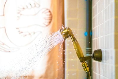 Koud-warm douchen is de nieuwste wellnesstrend